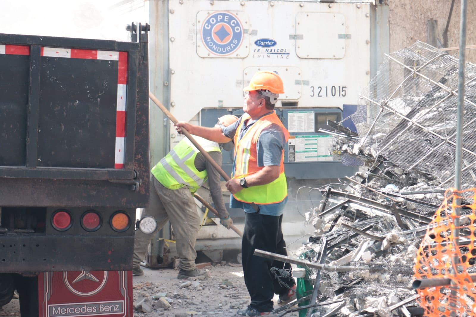 Inician las actividades de desmontaje y limpieza de los quirófanos del Hospital Escuela